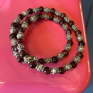 Beaded brown cat eye and silver memory wire bracelet